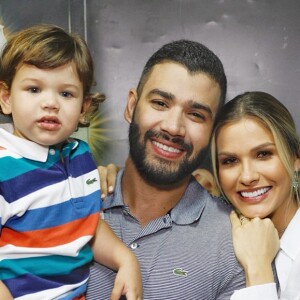 Filho mais velho de Andressa Suita e Gusttavo Lima, Gabriel roubou a cena em show do pai