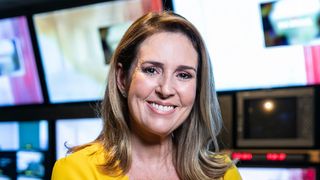 Iguais! Renata Capucci posta foto com filha e semelhança impressiona: 'Gêmeas!'