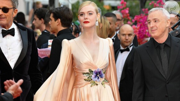Elle Fanning em look todo Gucci para o Festival de Cannes
