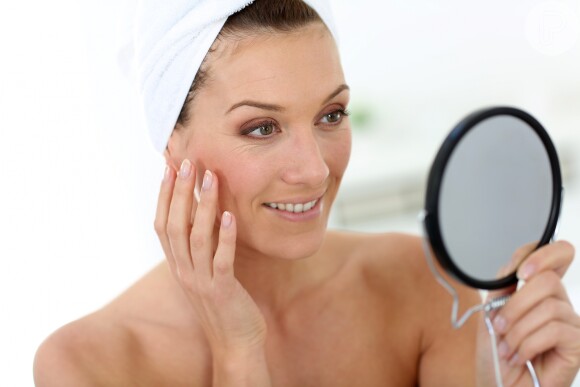 Proteger a pele da exposição solar é fundamental para evitar o envelhecimento precoce
