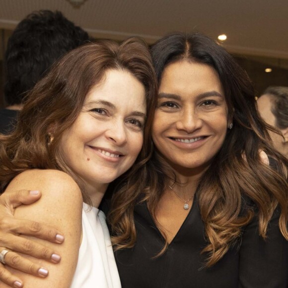 Dira Paes também pretigiou peça de Claudia Abreu