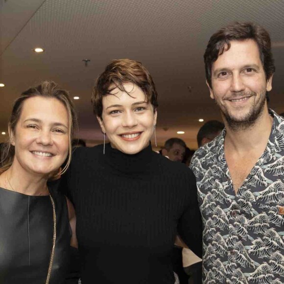 Adriana Esteves e Vladimir Brichta prestigiaram ainda Leandra Leal em estreia de peça