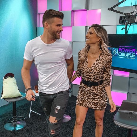 Flávia Viana e Marcelo Zangrandi apresentam o 'Cabine de Descompressão' no 'PowerCouple Brasil'