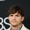 Ashton Kutcher tem se mostrado um paizão para Wyatt Isabelle, sua filha com a atriz Mila Kunis, de acordo com revista