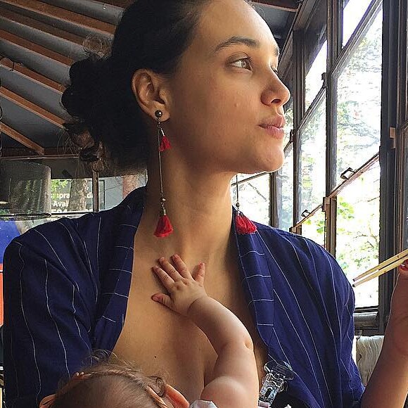 'Recebi uma onda de amor muito grande que antes eu recebia muito pelos meus personagens e agora pela primeira vez é muito pessoal', contou Débora Nascimento