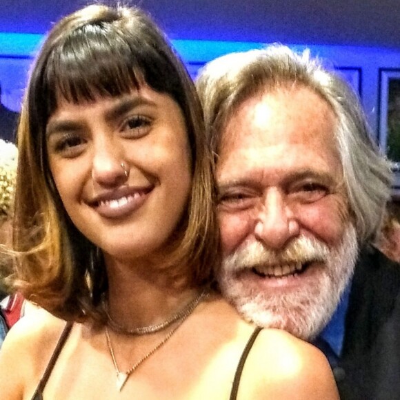 Aos 73 anos, José de Abreu engata namoro com Carolynne Junger