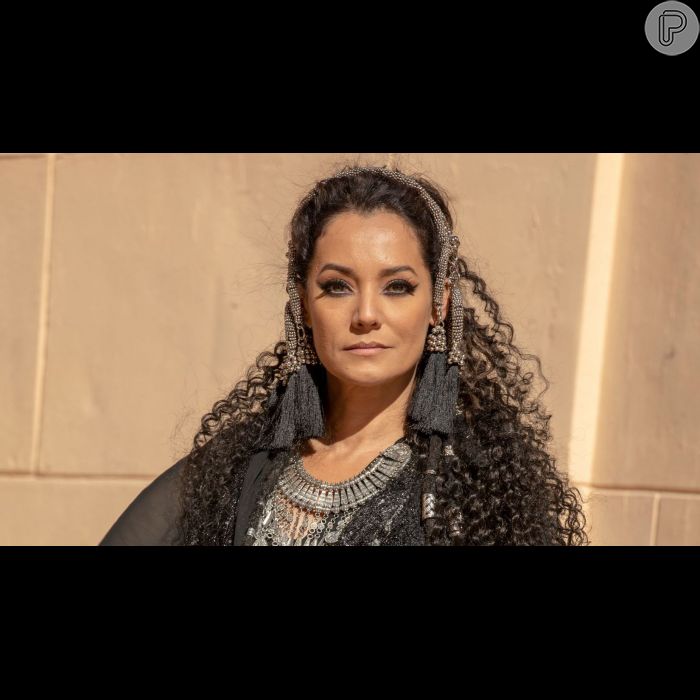 Na novela 'Jezabel', Thanit (Monica Carvalho) mata Baltazar (Alexandre Slaviero) quando ele Na novela 'Jezabel', Thanit (Monica Carvalho) mata Baltazar (Alexandre Slaviero) quando ele