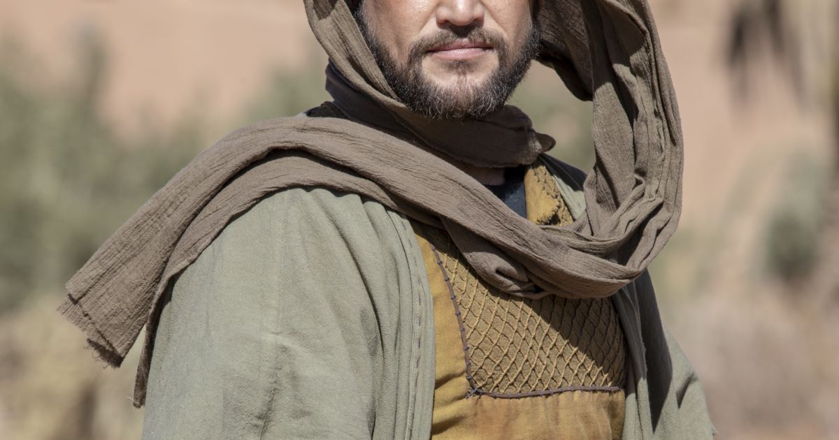 Na novela 'Jezabel', Baltazar (Alexandre Slaviero) afirma que precisou entregar Elias (Iano Na novela 'Jezabel', Baltazar (Alexandre Slaviero) afirma que precisou entregar Elias (Iano