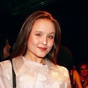 Aos 18 anos, Larissa Manoela é antenada no mundo da moda