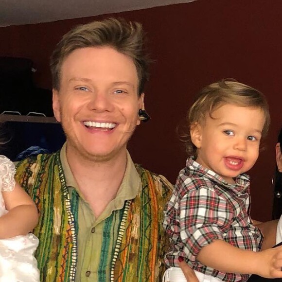 Thais Fersoza cantas as músicas com Michel Teló e os filhos em estúdio nesta quarta-feira, dia 29 de maio de 2019