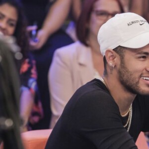 Modelo garantiu que não tentou extorquir Neymar e que decisão partiu de advogados: 'Comecei a desconfiar disso do momento que ele não deixava eu dar queixa'