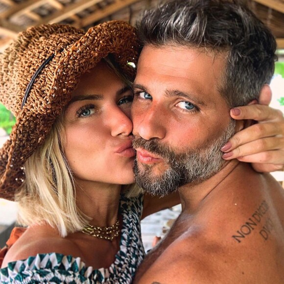 Bruno Gagliasso marcou Giovanna Ewbank na publicação de Bruna Marquezine: 'Muito bipolar, né?'