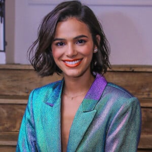 'Tava esperando os comentários de vocês, chatos! Mas eu amo tanto', retrucou Bruna Marquezine