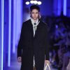 O look com casaco longo apareceu também na passarela primavera/verão 2020 da Prada