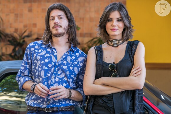 Quinzinho (Caio Paduan) vai pensar em pedir Vanessa (Camila Queiroz), que está fazendo de tudo para se tornar uma Ferreira Lima, em casamento, na novela 'Verão 90'.