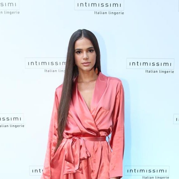 Bruna Marquezine é adepta da eletroestimulação para exercitar músculos