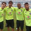 Antes do jogo, Neymar postou foto com os amigos de Seleção