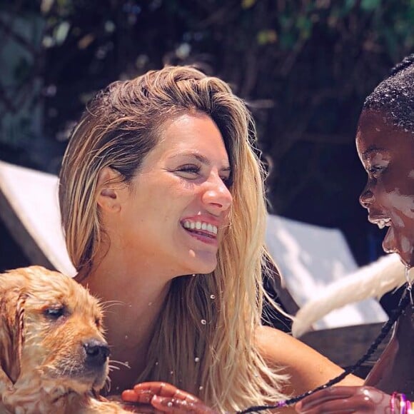 Giovanna Ewbank conta que já ensina para a filha, Títi, sobre o racismo