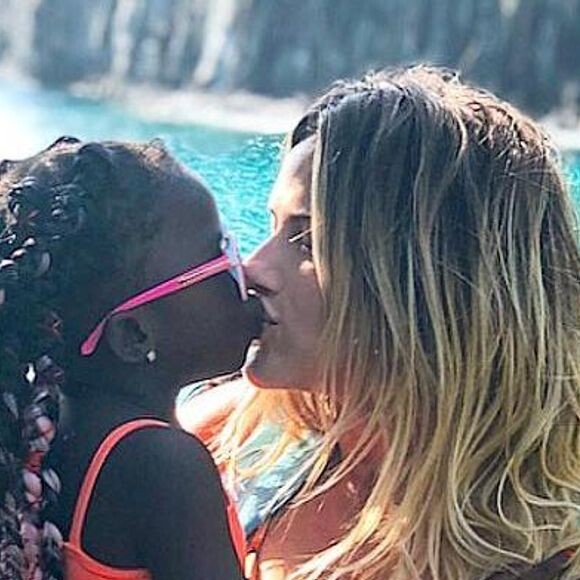Filha de Giovanna Ewbank e Bruno Gagliasso, Títi já questionou a mãe como ela nasceu