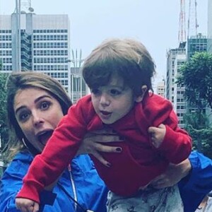 'Quando eu falo pra vocês que eu sempre tive quadrados na barriga, que eu tinha músculos desde pequena, que é genético e ninguém acredita, acho que está aí a minha prova genética', disse Rafa Brites