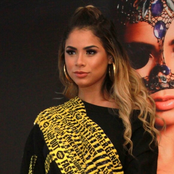 Briga entre Lexa e grupo Donas na parada LGBT foi por espaço de camarim