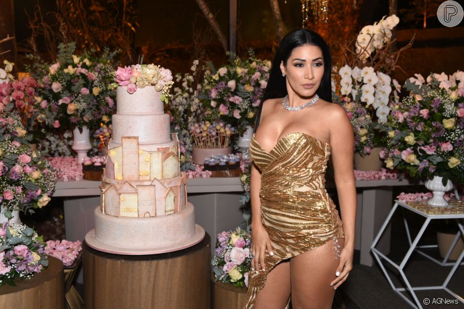 simaria vestido dourado