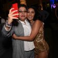 Roberta Miranda faz selfie com Simaria em festa de luxo de 37 anos da cantora, no Jardins, em São Paulo, na noite desta quarta-feira, 26 de junho de 2019
