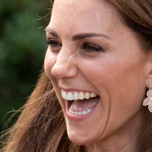 Kate Middleton usou brincos de R$ 58 da fast-fashion Acessorize