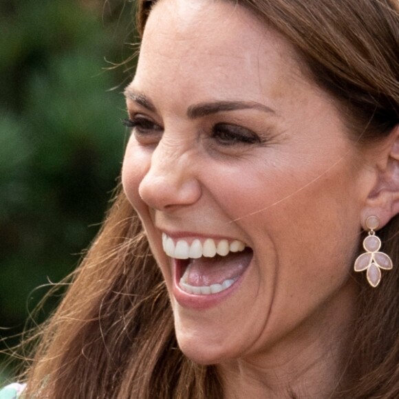 Preço acessível de brinco escolhido por Kate Middleton nesta segunda-feira, dia 01 de julho de 2019