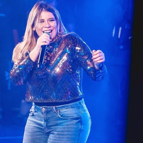 Grávida, Marilia Mendonça tem usado roupas confortáveis em shows