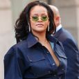 Rihanna com look total jeans