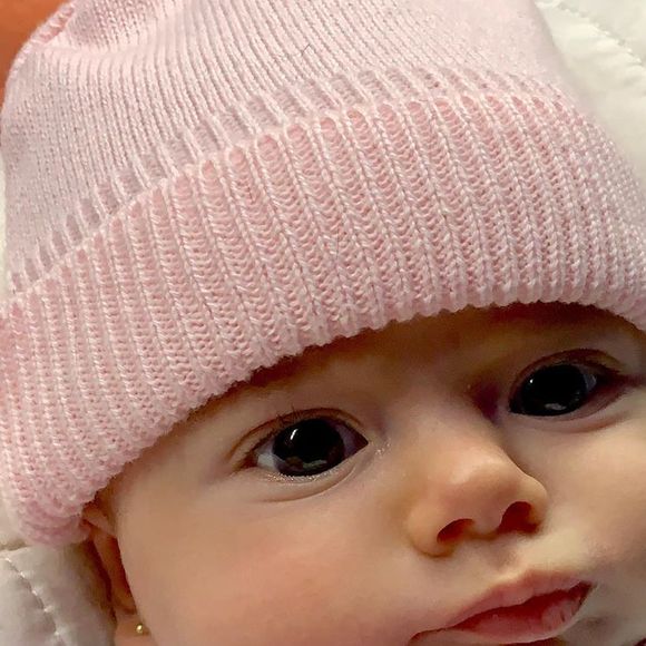 Filha de Thaeme Mariôto, Liz, de 2 meses, é um sucesso nas redes sociais