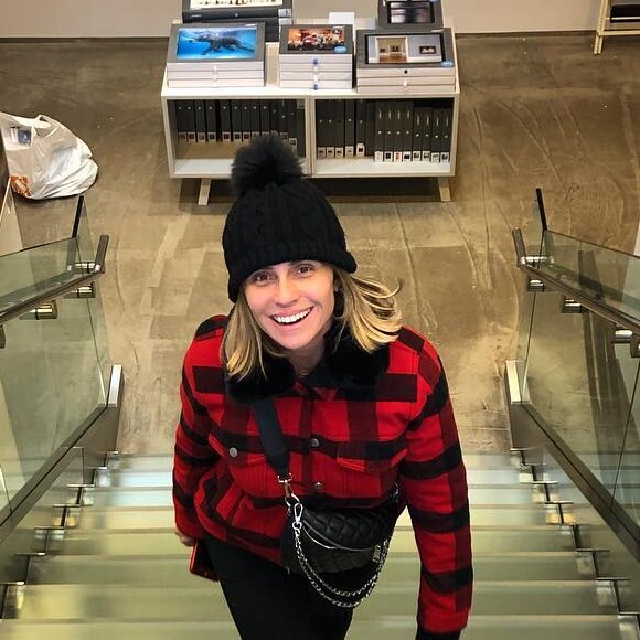 Giovanna Antonelli aposta na tendência do xadrez em looks de inverno em viagens