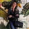 Giovanna Antonelli aposta em look casual moderno em viagem