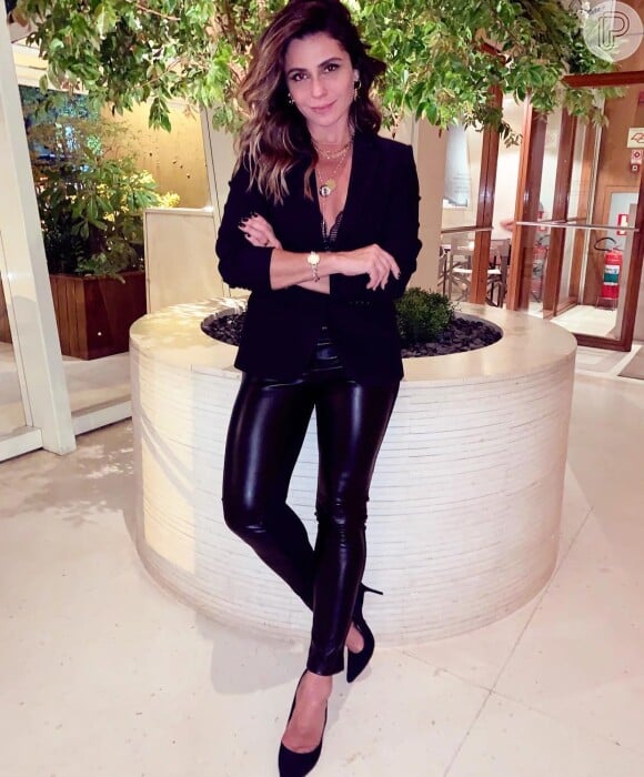 Giovanna Antonelli não dispensa decote em looks para eventos mais glamourosos
