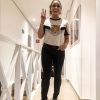 Giovanna Antonelli elege t-shirt com estampa animal print