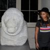 Beyoncé e Jay-Z passeiam pelo Museu do Louvre com a filha, Blue Ivy, de 2 anos