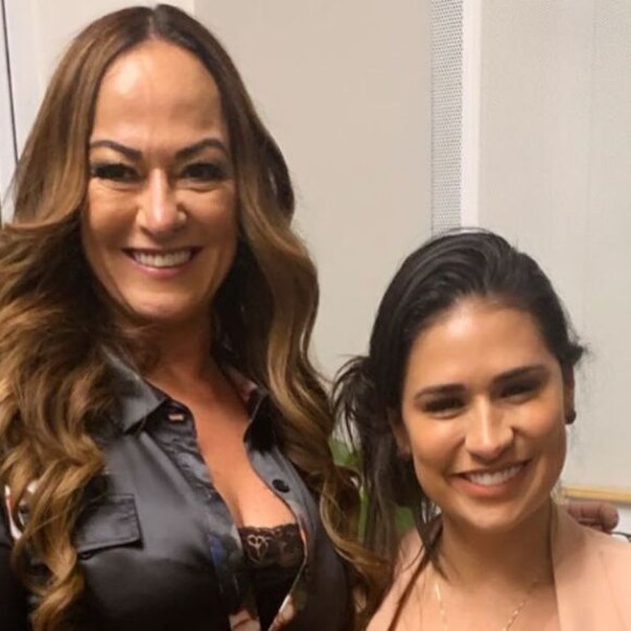 Dupla de Simaria, Simone mostrou foto com mãe de Neymar e fãs citaram Larissa Manoela nesta quinta-feira, 11 de julho de 2019