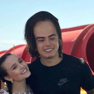 Larissa Manoela se vingou de Whindersson Nunes e aumentou testa do youtuber em foto