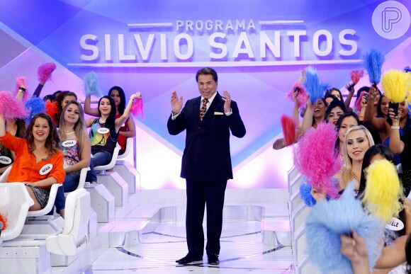 Silvio Santos roubou a cena ao tietar a filha Rebeca Abravanel em seu casamento com Alexandre Pato