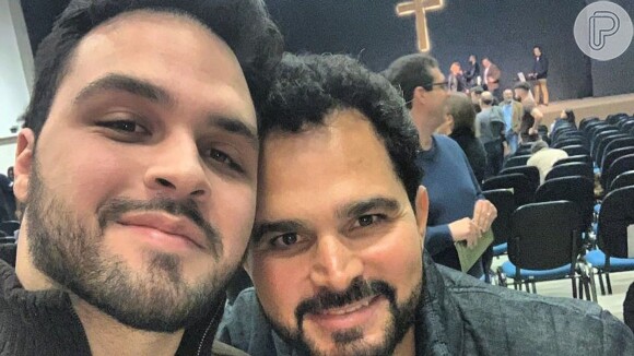 Luciano Camargo impressionou pela semelhança com o filho Nathan: 'Parecem irmãos'