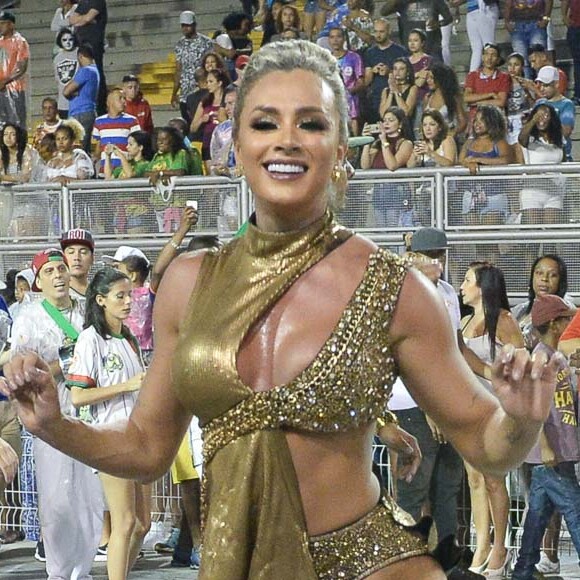 'Meu Deus que tristeza, que tragédia. Ontem mesmo olhei o insta dela e senti a dor pelo olhar... Que doença maldita que mata a alma!', lamentou Juju Salimeni