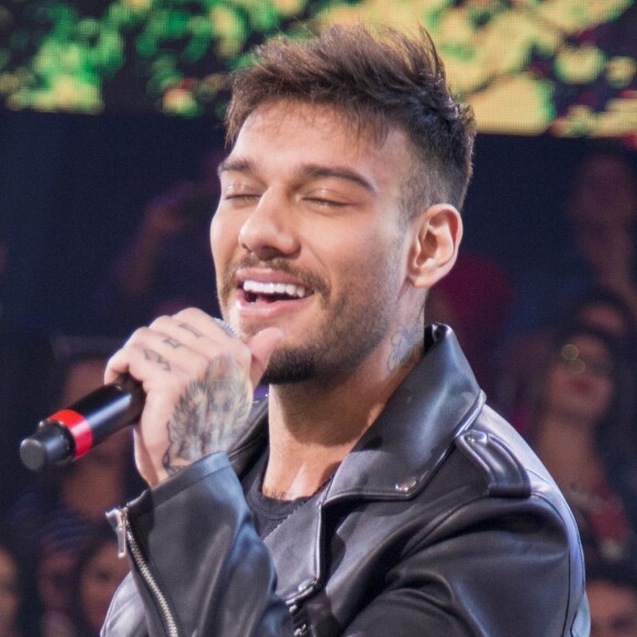 Lucas Lucco está se recuperando de cirurgia no peitoral