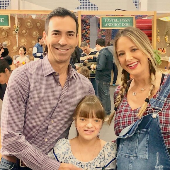 Rafaella Justus reuniu Cesar Tralli e uma amiguinha de Rafaella Justus em festa antecipada pelos 10 anos da primogênita