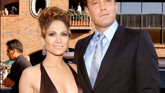 Jennifer Lopez assiste 'Garota Exemplar' estrelado pelo ex-namorado Ben Affleck
