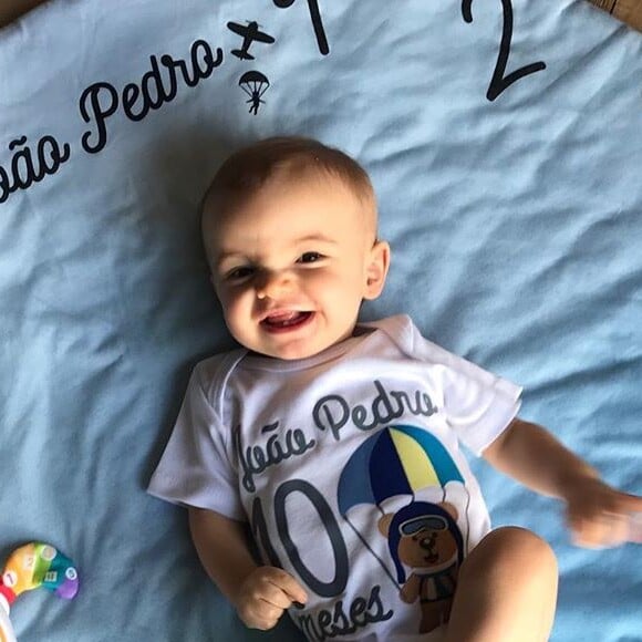 Filho de Milena Toscano, João Pedro completa 10 meses nesta segunda-feira, 22 de julho de 2019