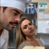 Britney (Glamour Garcia) e Abel (Pedro Carvalho) estão se envolvendo, mas o cozinheiro não sabe que ela é transsexual