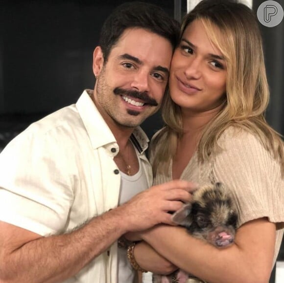 Glamour Garcia forma par romântico com Pedro Carvalho na novela 'A Dona do Pedaço'