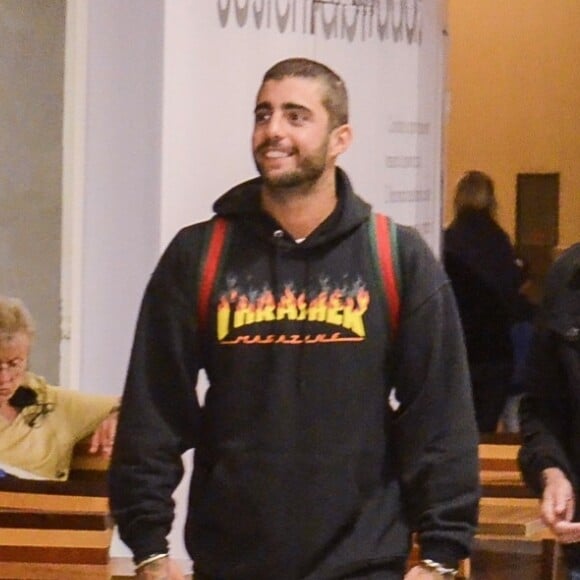 Pedro Scooby chamou atenção com moletom Flame da Thrasher Magazine