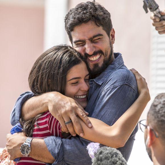 Jamil (Renato Góes) e Laila (Julia Dalavia) terão coragem para denunciar Dalila (Alice Wegmann) na novela 'Órfãos da Terra'